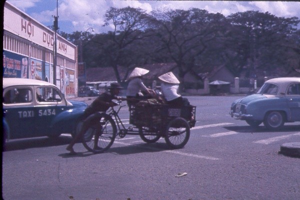 Sai Gon nam 1963 - 1964 trong anh cua Jack Waer (1)-Hinh-15