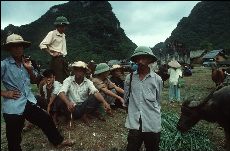 Anh doc ve sac mau cuoc song o Cao Bang nam 1994-1995 (2)-Hinh-10