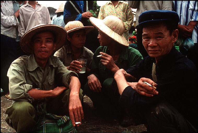 Anh doc ve sac mau cuoc song o Cao Bang nam 1994-1995 (2)-Hinh-13