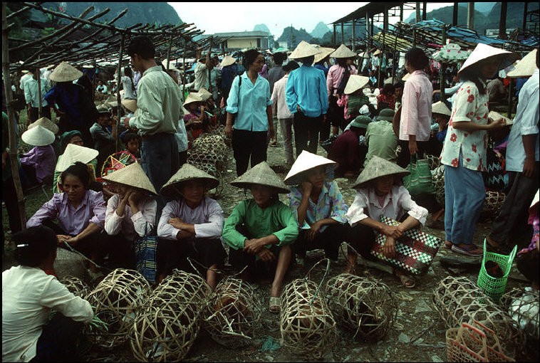 Anh doc ve sac mau cuoc song o Cao Bang nam 1994-1995 (2)-Hinh-7