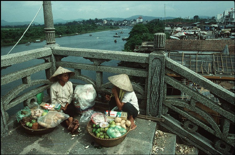 Ngam hinh anh tuyet voi ve Quang Ninh nam 1994 - 1995-Hinh-13