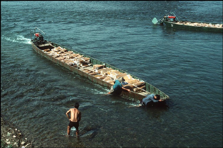 Ngam hinh anh tuyet voi ve Quang Ninh nam 1994 - 1995-Hinh-14