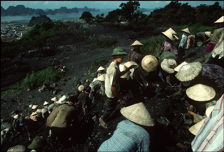 Ngam hinh anh tuyet voi ve Quang Ninh nam 1994 - 1995-Hinh-8