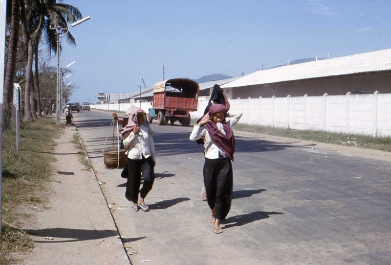 Anh mau net cang ve Da Nang nam 1966 (1)-Hinh-12