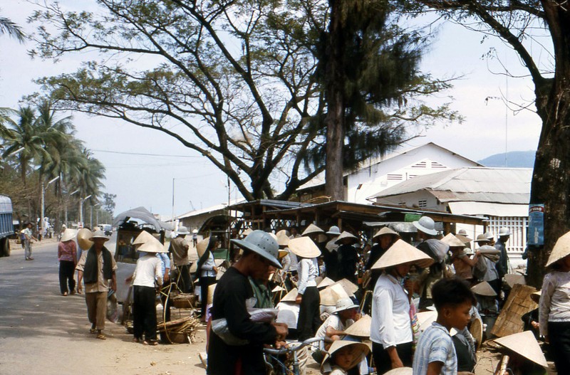 Anh mau net cang ve Da Nang nam 1966 (1)-Hinh-6