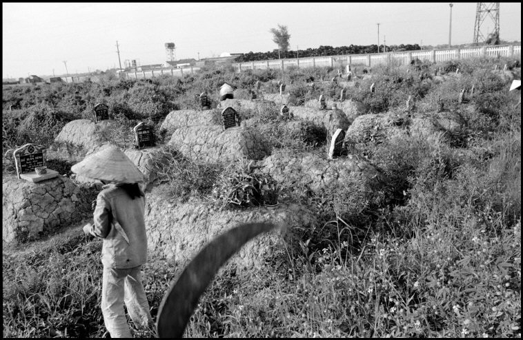 Loat anh “goc canh” ve Ha Noi nam 1990 cua Larry Towell (2)-Hinh-16