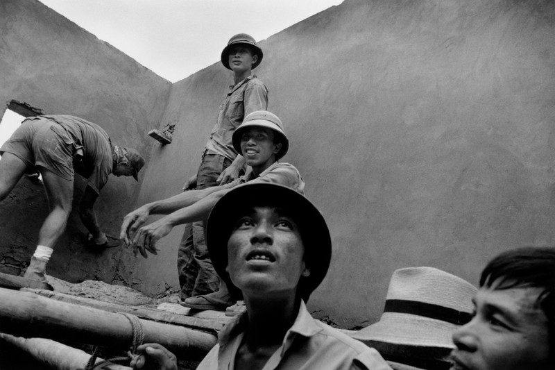 Loat anh “goc canh” ve Ha Noi nam 1990 cua Larry Towell (2)-Hinh-2