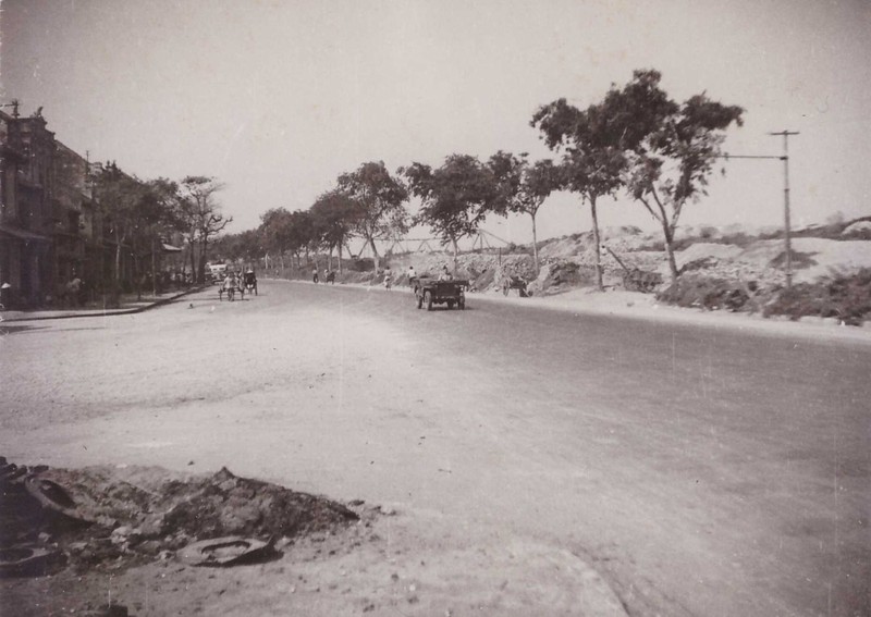 Loat anh it nguoi biet ve Ha Noi nam 1950 (1)