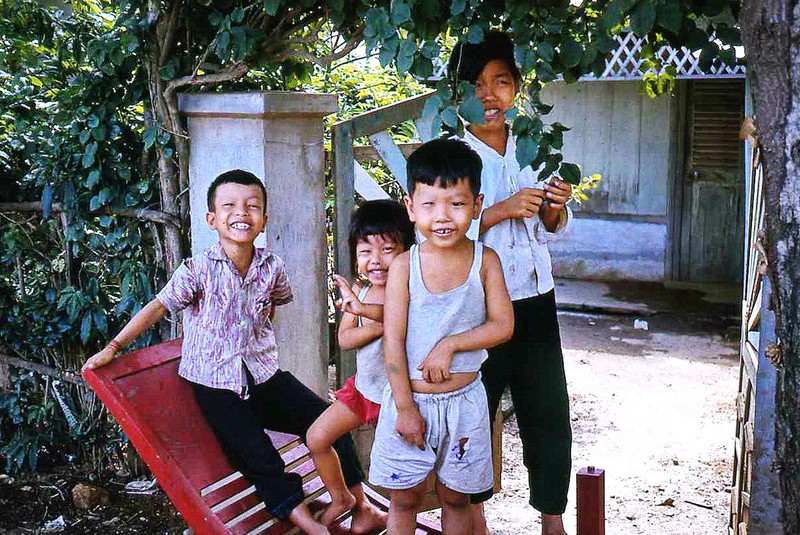 Loat anh ngo nghinh ve tre em Vung Tau nam 1967-Hinh-2