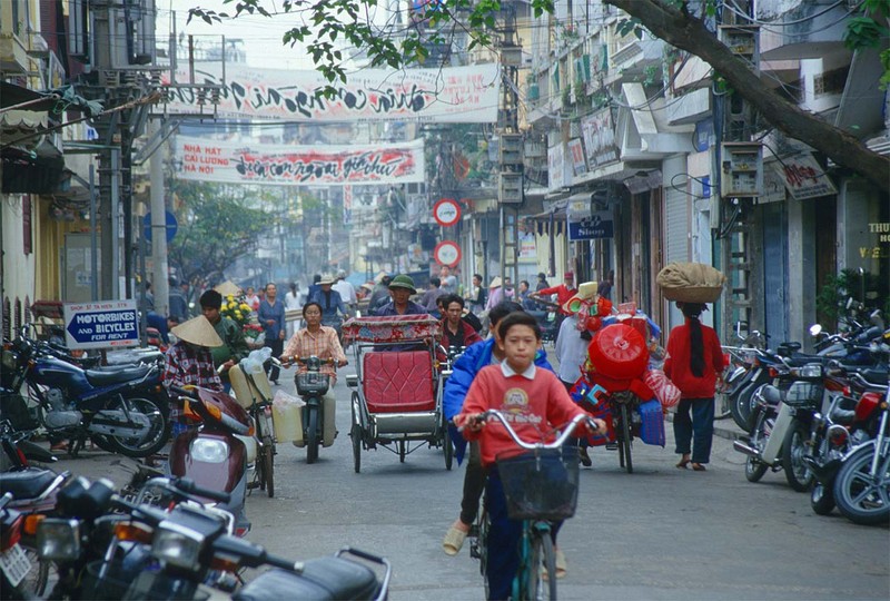 Loat anh tuyet voi ve Viet Nam cuoi thap nien 1990 (1)-Hinh-2