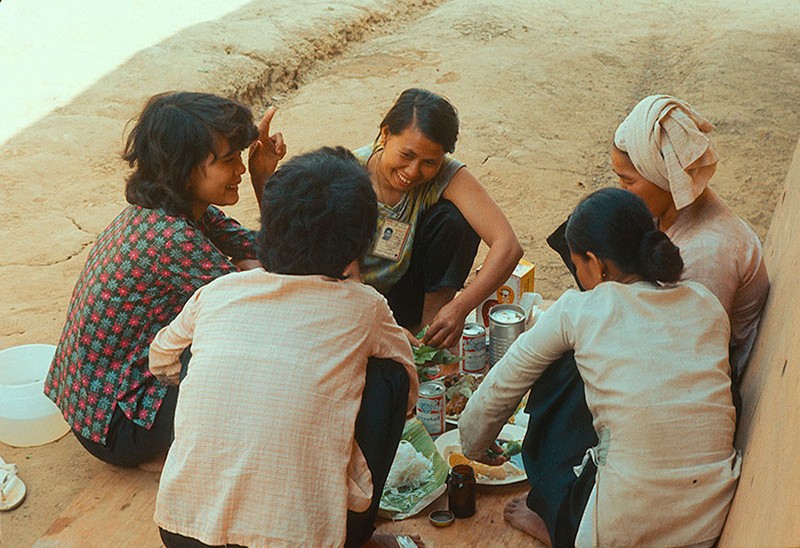 Loat anh day tuong phan ve phu nu Sai Gon truoc 1975-Hinh-5