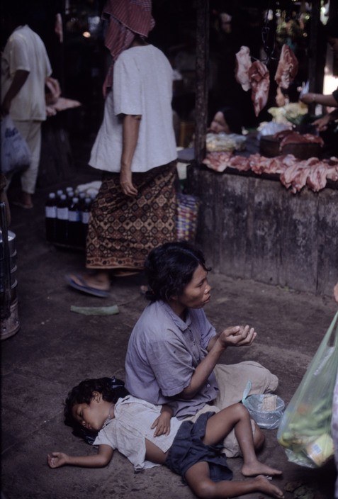 Anh de doi ve cuoc song o Campuchia thap nien 1990 (2)-Hinh-10