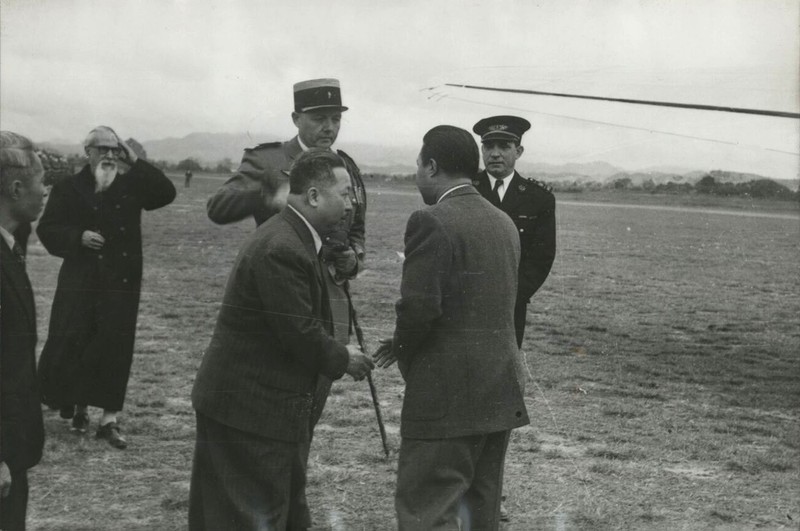 Anh doc ve cuu hoang Bao Dai o Lang Son nam 1950