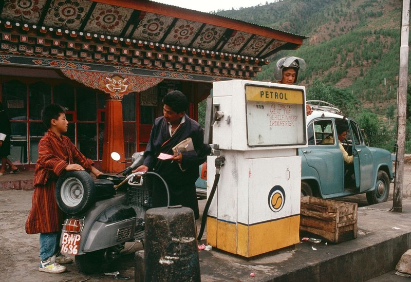 Anh doc ve cuoc song o xu so Bhutan nam 1992 (2)-Hinh-15