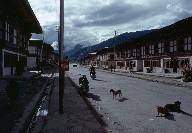 Anh doc ve cuoc song o xu so Bhutan nam 1992 (2)-Hinh-7