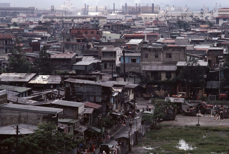 Cuoc song ben trong khu o chuot Manila nam 1983