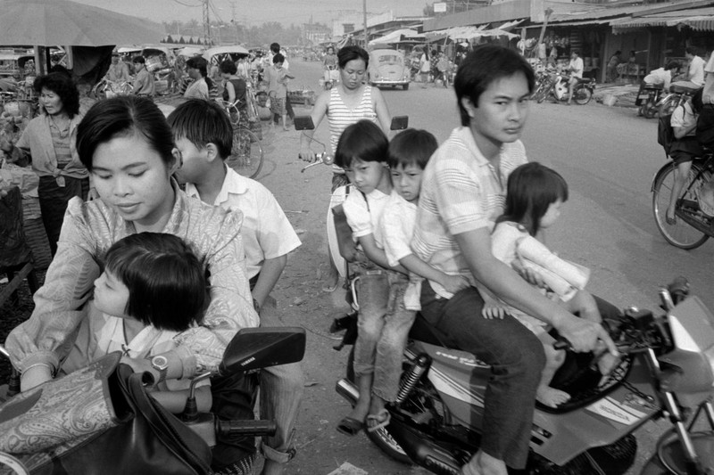 Loat anh de doi ve thanh pho Vientiane thap nien 1990 (2)-Hinh-2