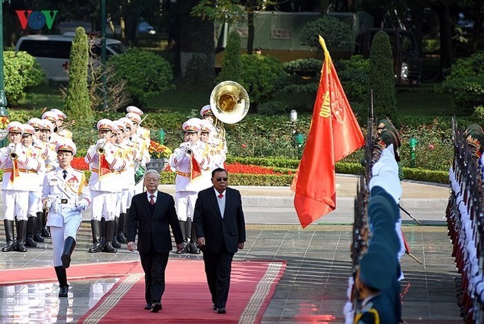 Toàn cảnh chuyến thăm Việt Nam của Tổng Bí thư, Chủ tịch nước Lào - Ảnh 2
