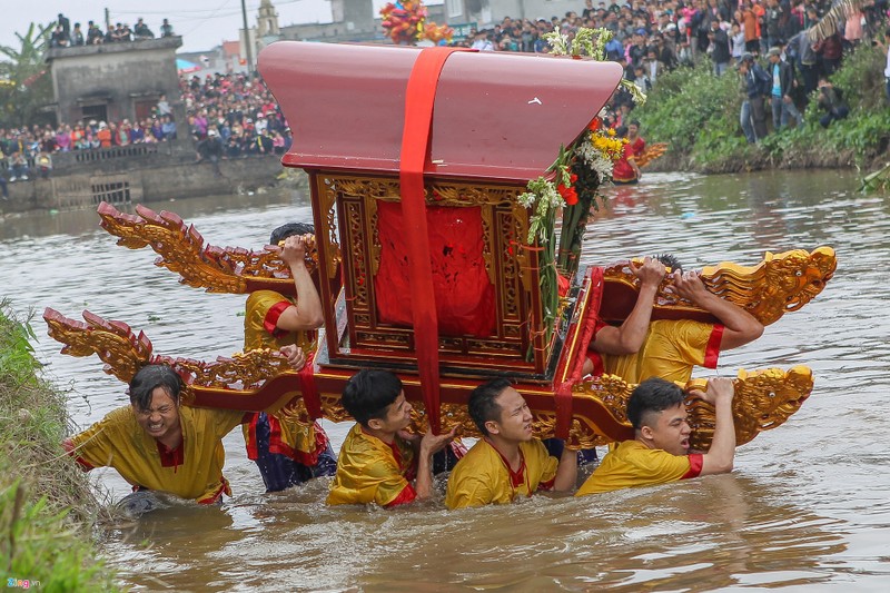 Nghi le ruoc kieu duoi nuoc ky la o Thai Binh hinh anh 11