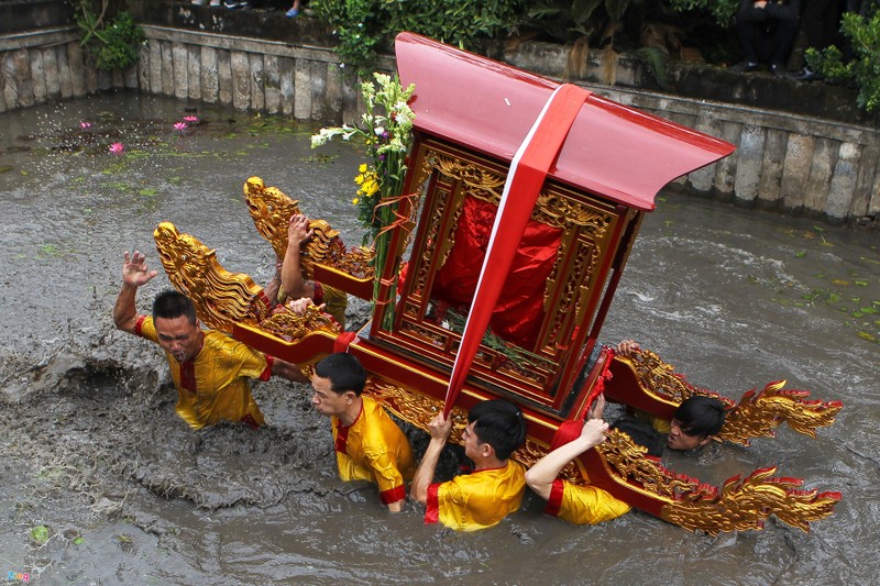 Nghi le ruoc kieu duoi nuoc ky la o Thai Binh hinh anh 7