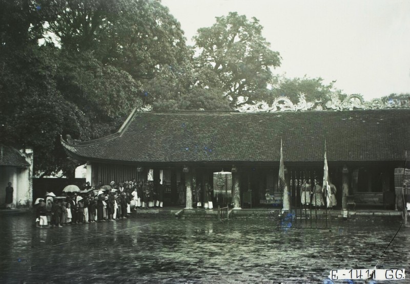 Dien mao Van Mieu - Quoc Tu Giam thap nien 1920-Hinh-8