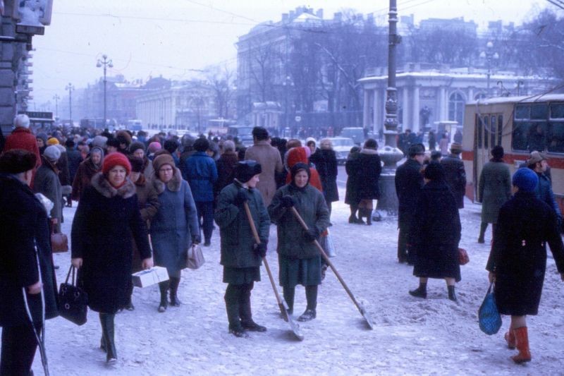 Thanh pho Leningrad nam 1976 - 1977 qua ong kinh nguoi My (1)-Hinh-15