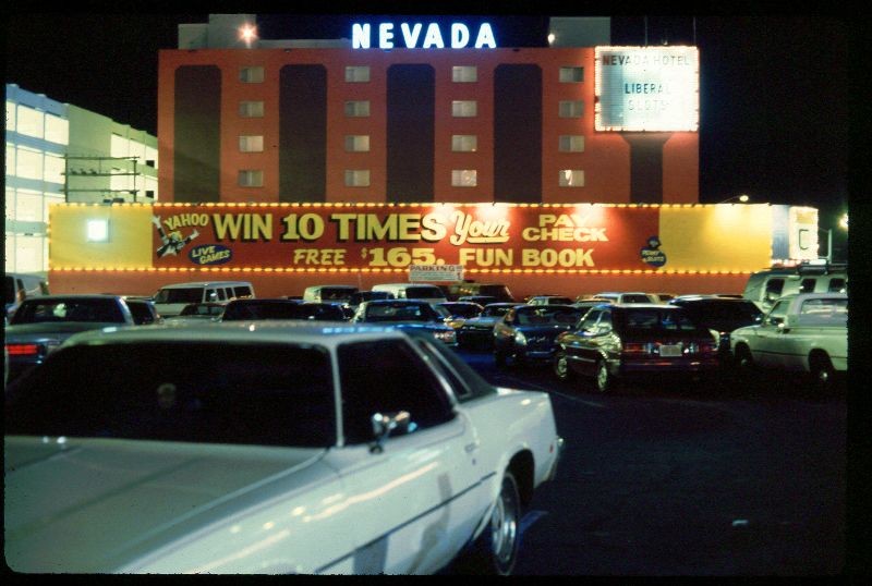 Ngo ngang khung canh ban dem o Las Vegas thap nien 1970-Hinh-12