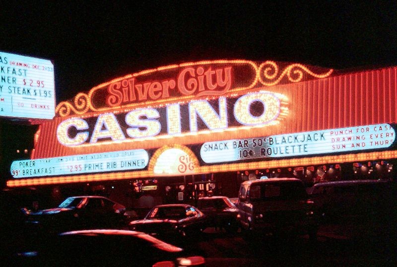 Ngo ngang khung canh ban dem o Las Vegas thap nien 1970-Hinh-14