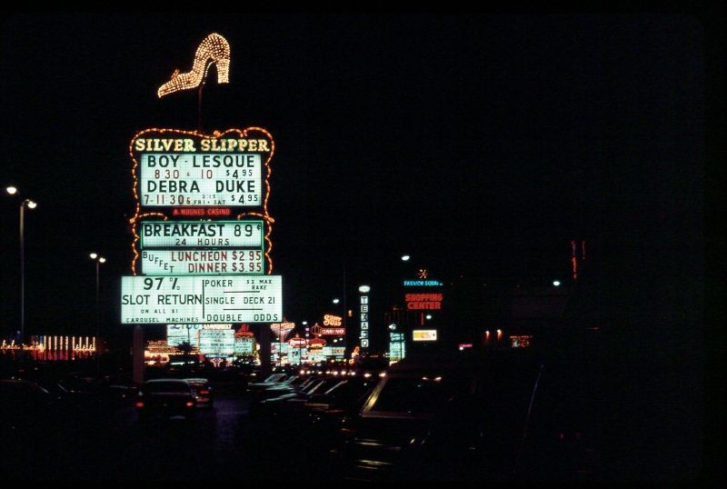 Ngo ngang khung canh ban dem o Las Vegas thap nien 1970-Hinh-15