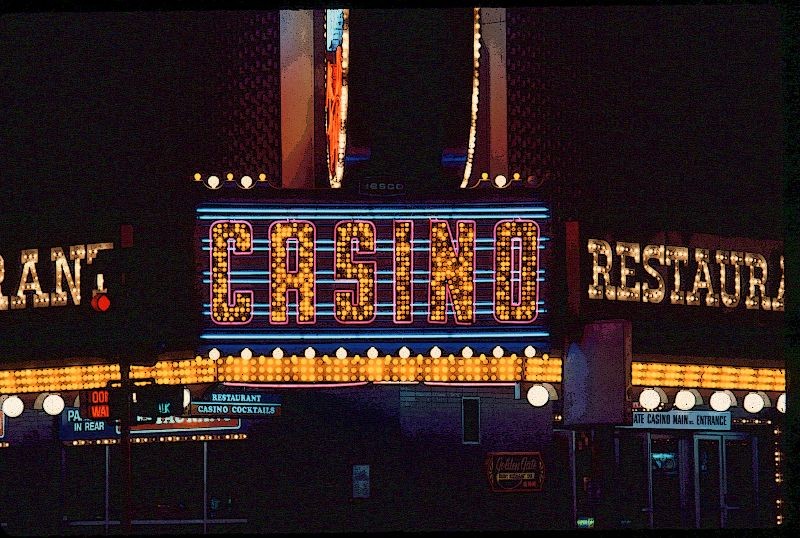 Ngo ngang khung canh ban dem o Las Vegas thap nien 1970-Hinh-8