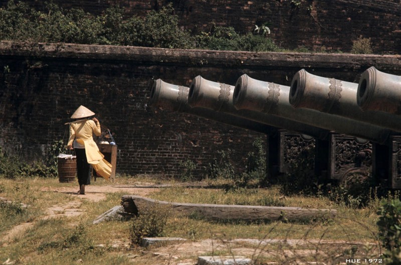 Anh cuc hiem ve me vua Bao Dai o Hue nam 1972-Hinh-4