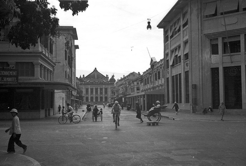 Loat anh choang ngop ve khu pho sang nhat Ha Noi nam 1940