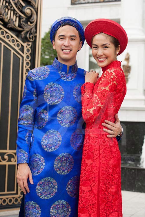 Chong Tang Thanh Ha mac lai ao dai cuoi moi dip Tet den xuan ve-Hinh-5