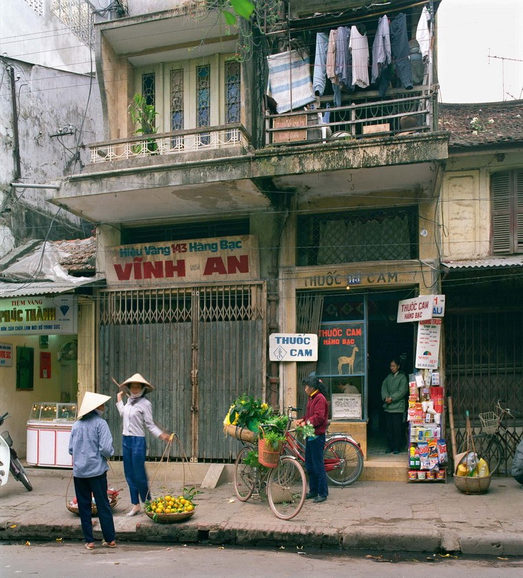 Ngam Ha Noi thap nien 1980 - 1990 qua anh doc cua nguoi My-Hinh-15