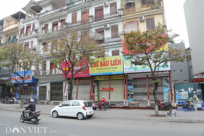 Ha Noi: Nha tren pho Dao Tan dong loat... “chong nang”