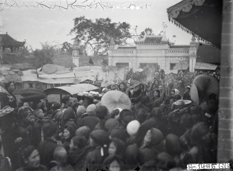 Loat anh de doi ve le hoi Phu Giay mot the ky truoc-Hinh-4