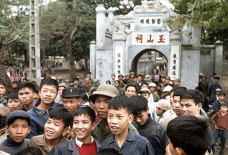 Anh mau dac biet ve cuoc song Ha Noi nam 1973-Hinh-3