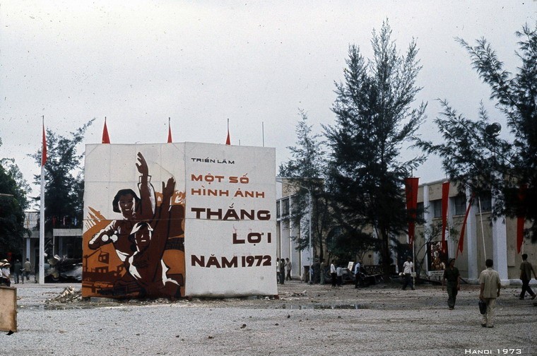 Loat anh dac biet tai trien lam xac may bay My o Ha Noi nam 1973-Hinh-20