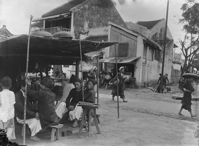 Hinh cuc doc ve hang quan via he Ha Noi nam 1896-Hinh-3