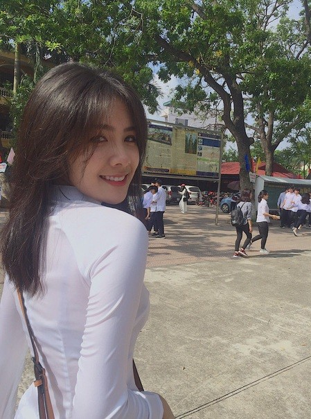 Ngan ngo ve dep nhu hoa cua nu sinh Binh Duong trong ao dai-Hinh-5