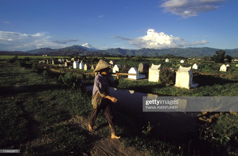 Dien Bien Phu nam 1994 qua ong kinh phong vien quoc te-Hinh-12