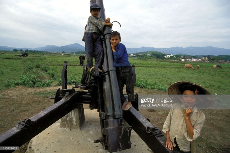 Dien Bien Phu nam 1994 qua ong kinh phong vien quoc te-Hinh-4