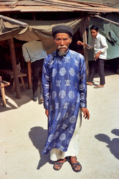 Loat hinh cuc doc ve dam cuoi o Quang Tri nam 1969-Hinh-16