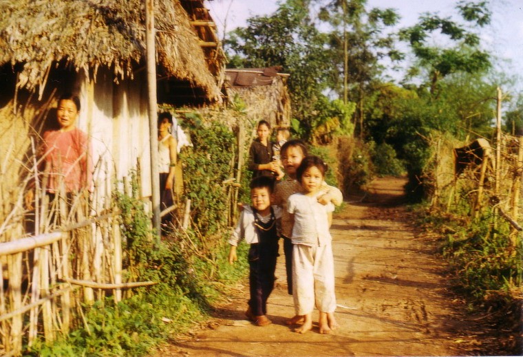 Nong thon Thai Nguyen nam 1973 - 1974 qua ong kinh pho nhay Duc-Hinh-13