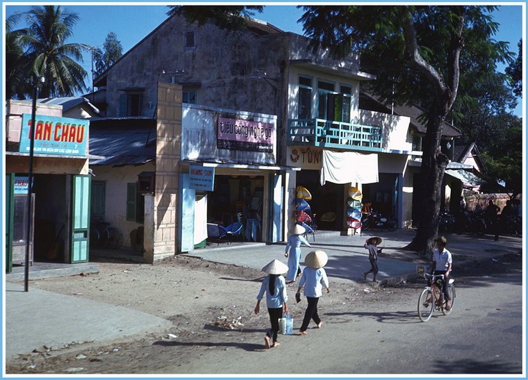 Xu Hue nam 1967 dep lang nguoi trong anh linh My-Hinh-7