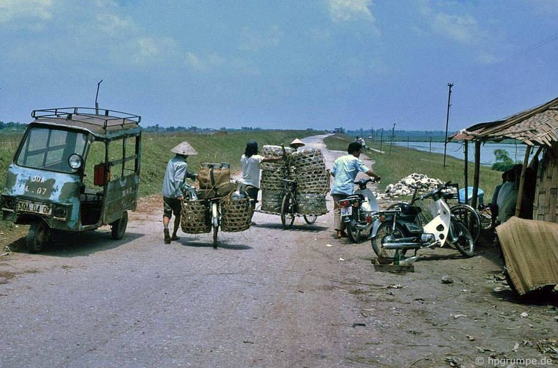 Hinh doc ve lang gom Bat Trang nam 1991 - 1992-Hinh-17