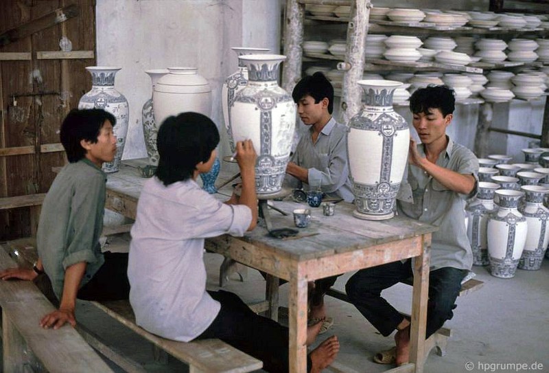 Hinh doc ve lang gom Bat Trang nam 1991 - 1992-Hinh-4