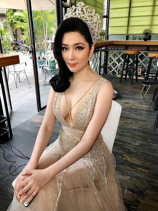 HH Nguyen Thi Huyen: Tuong dai nhan sac kho xo do cua Vbiz-Hinh-2