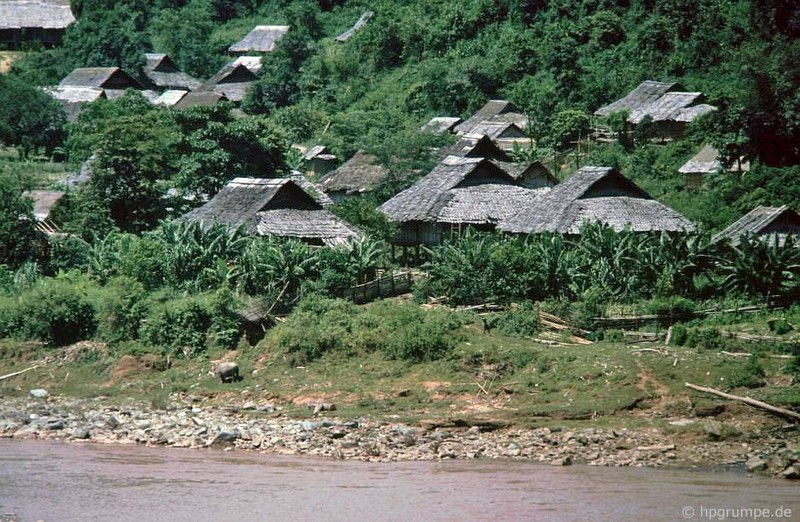 Lang ngam khung canh ky vi o Tay Bac nam 1992-Hinh-9