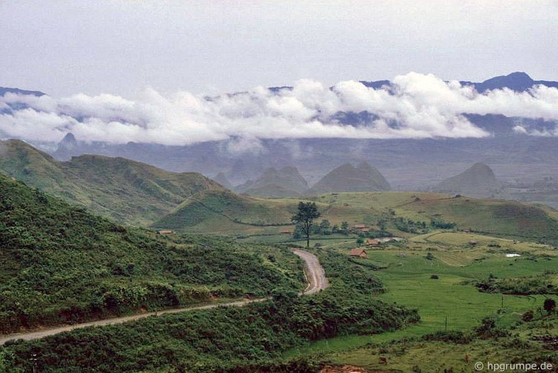 Lang ngam khung canh ky vi o Tay Bac nam 1992-Hinh-14